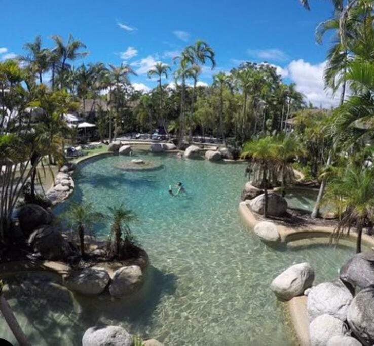 Tropical Palms Port Douglas Apartment in Port Douglas