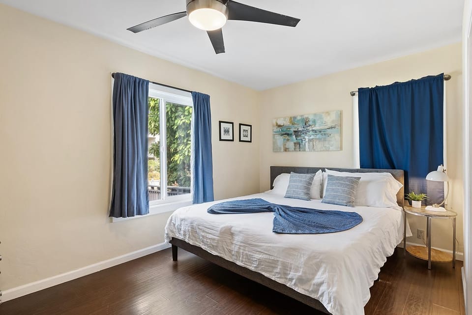 Riviera Bay View Dream - Private patio with bay view and parking House in Mission Bay