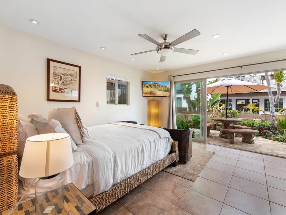 Ocean View Beach Haven! Steps2Beach & Pet Friendly House in Mission Beach