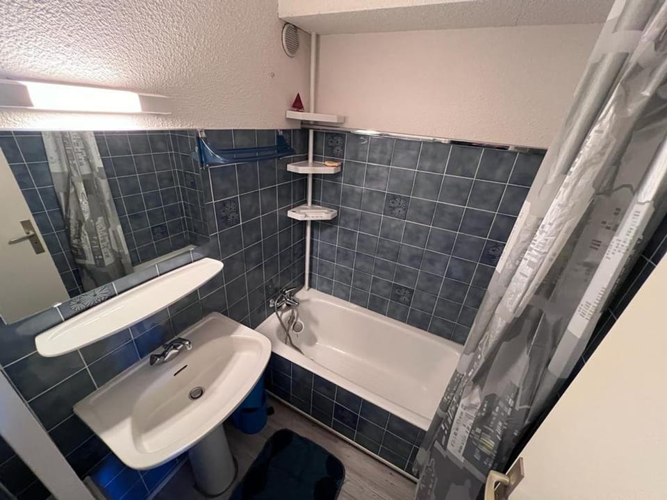 Studio Cabine Spacieux avec Balcon et Coin Repas - FR-1-593-99 Cabin in Catalonia