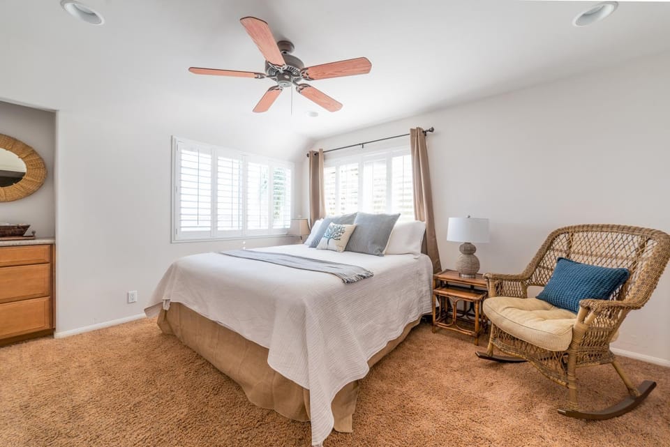 Bayfront Paradise- Bay Views & Boardwalk Patio House in Mission Beach