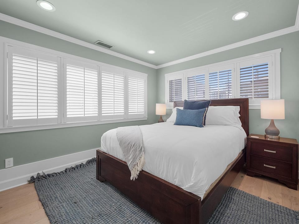 Kennebeck Views - Ocean View, Roof Patio, Steps to Beach & Boardwalk House in Mission Beach