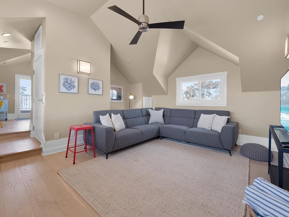 Kennebeck Views - Ocean View, Roof Patio, Steps to Beach & Boardwalk House in Mission Beach