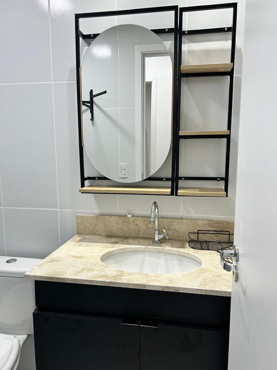 Apartamento perfeito em bairro nobre por insta @thiagojacomo Apartment in Goiania