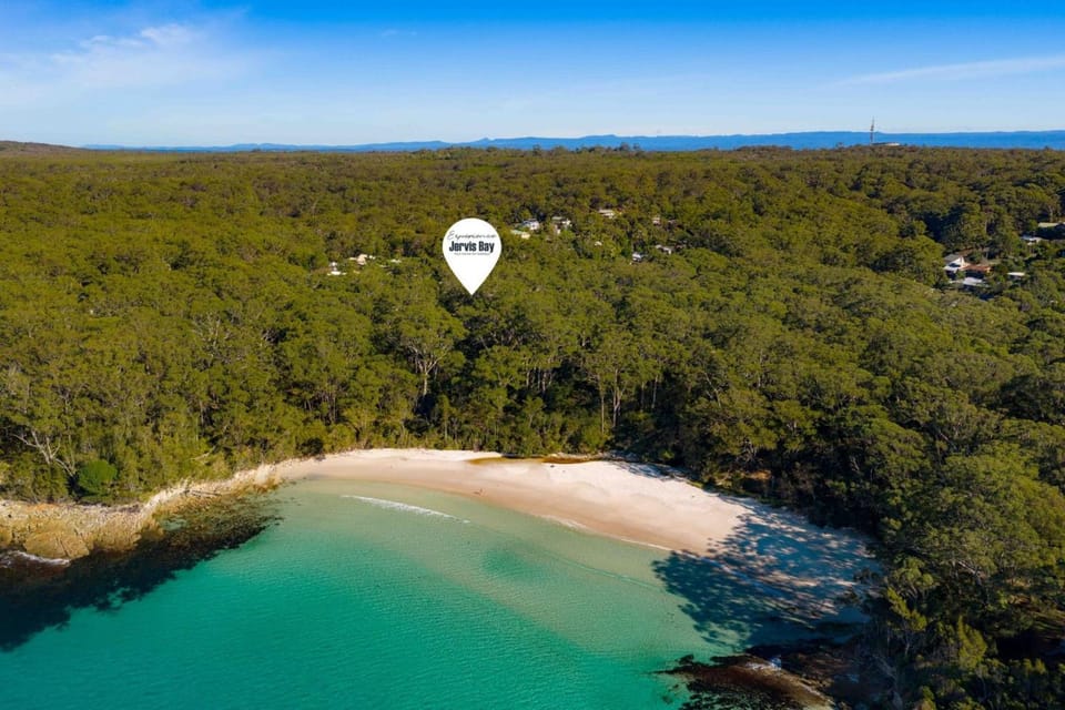 White Sands House by Experience Jervis Bay House in Vincentia
