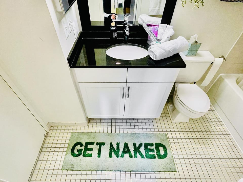 Toilet, Bathroom, Bath, towels