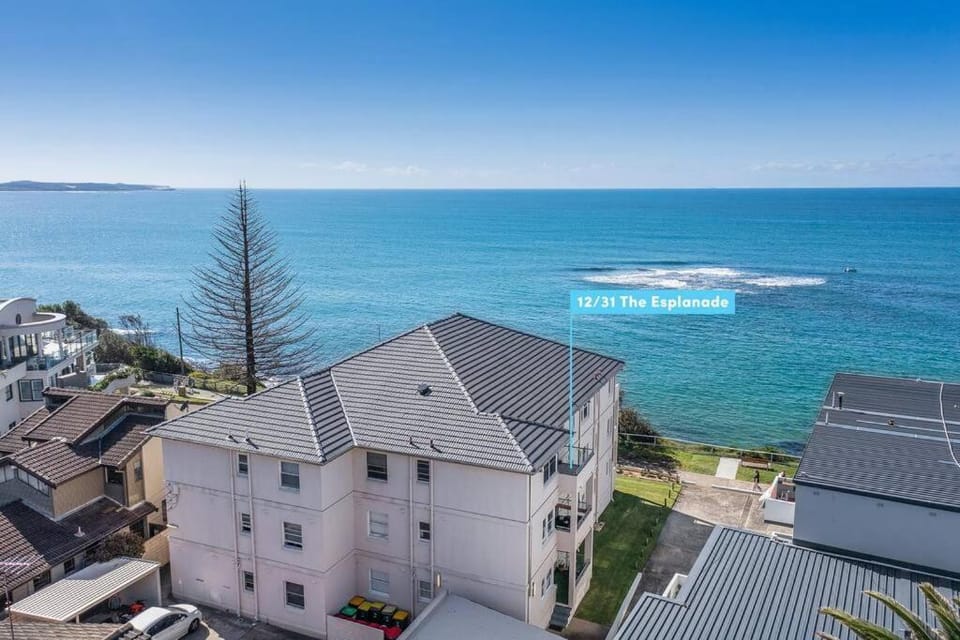 Property building, Nearby landmark, Bird's eye view, Sea view