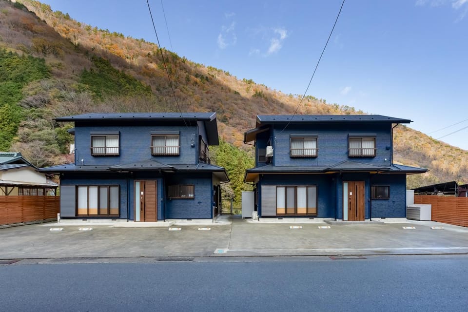 Property building, Facade/entrance, Parking