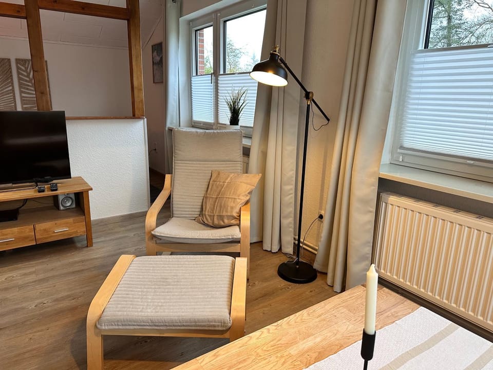 TV and multimedia, Living room, Seating area, internet