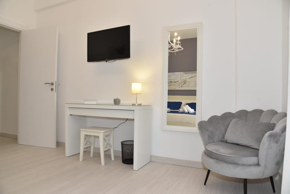 TV and multimedia, Seating area