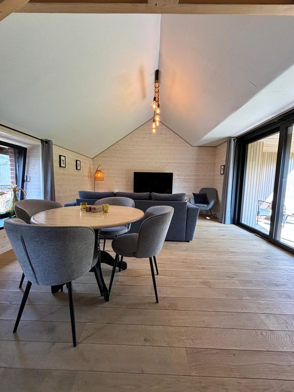 Living room, Dining area