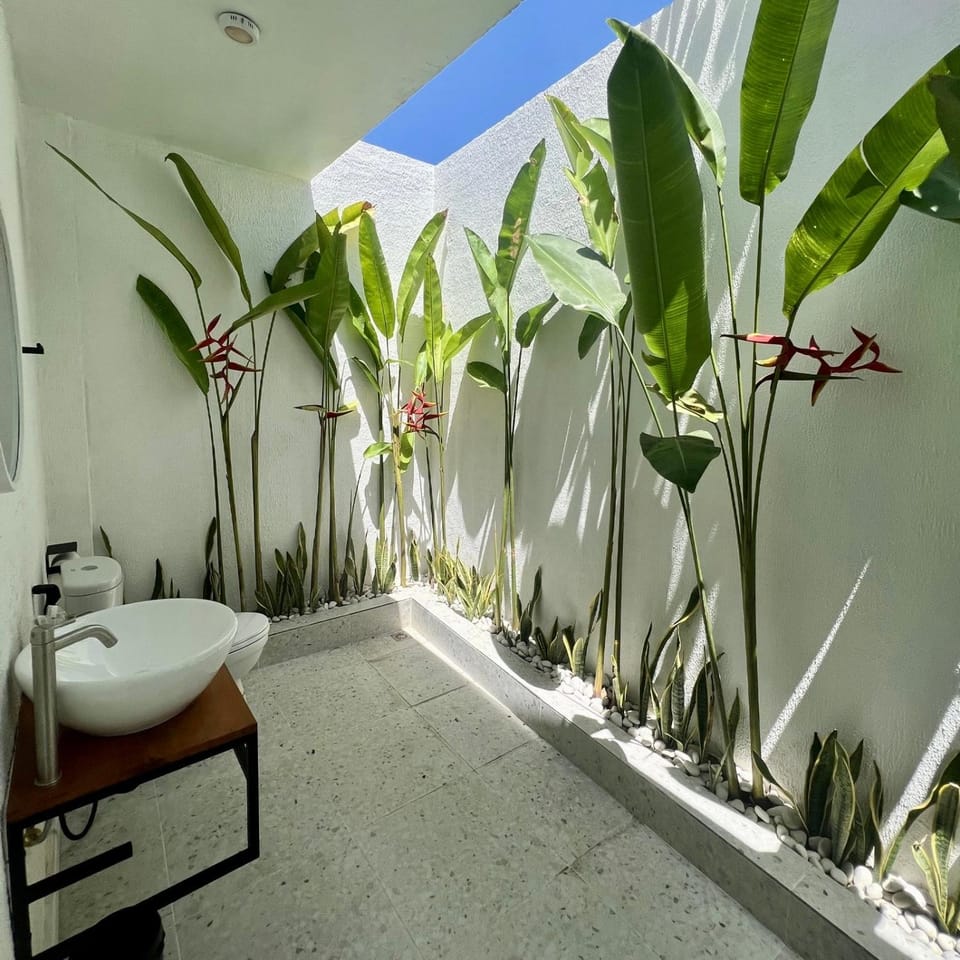 Day, Bathroom