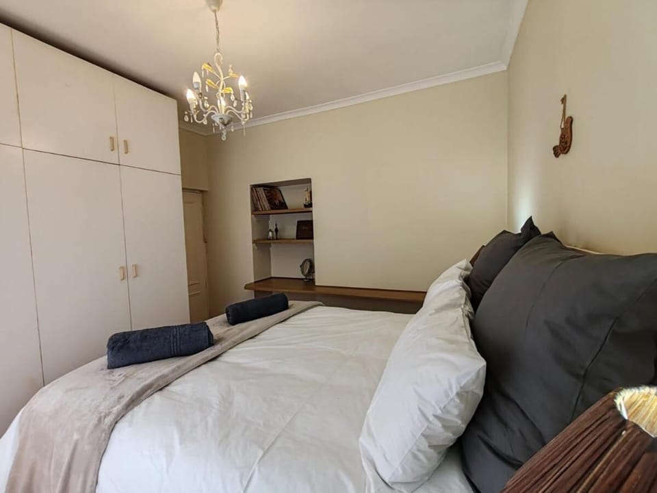 Caradoc House House in Cape Town