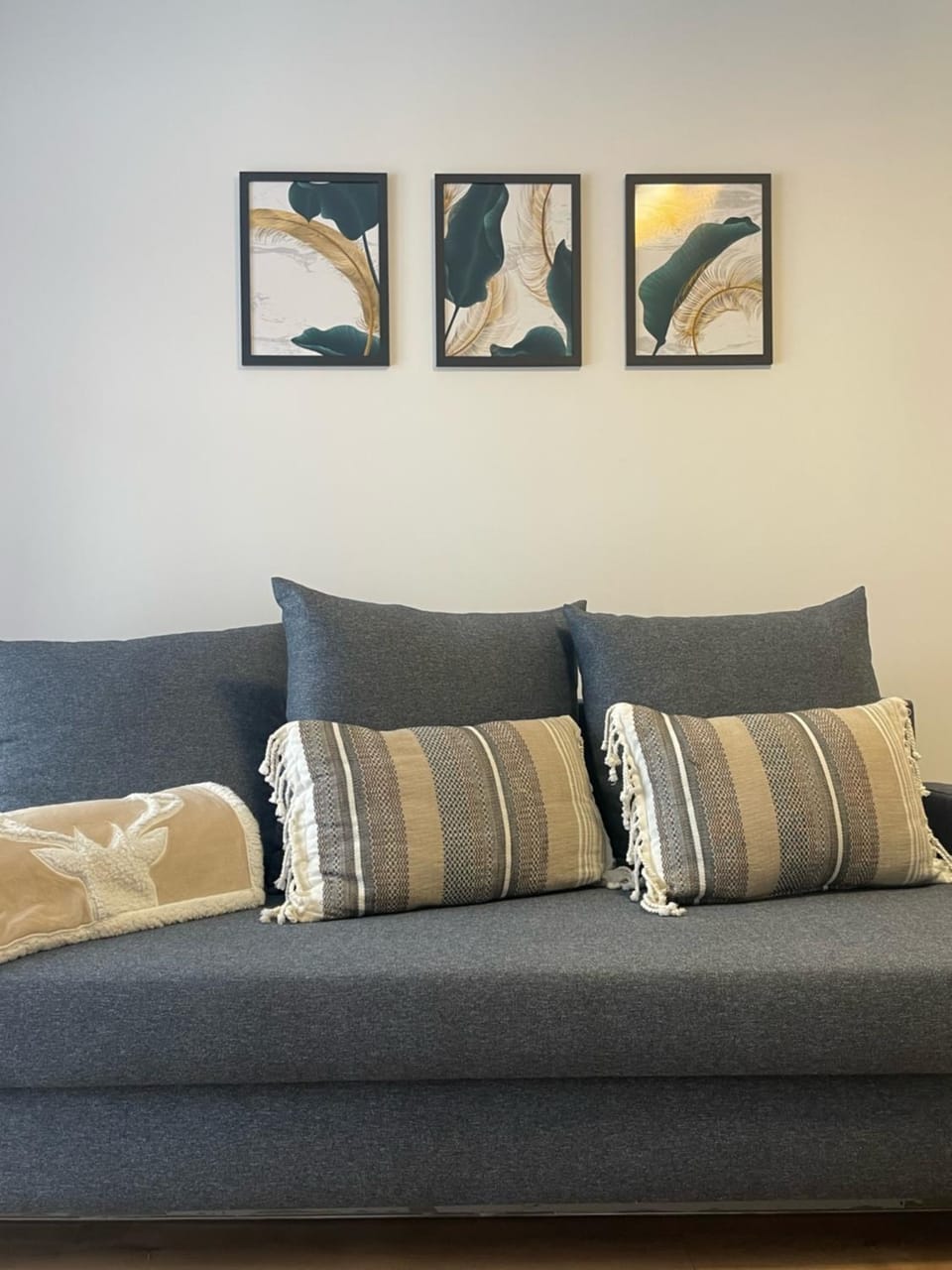 Living room, Decorative detail, Seating area