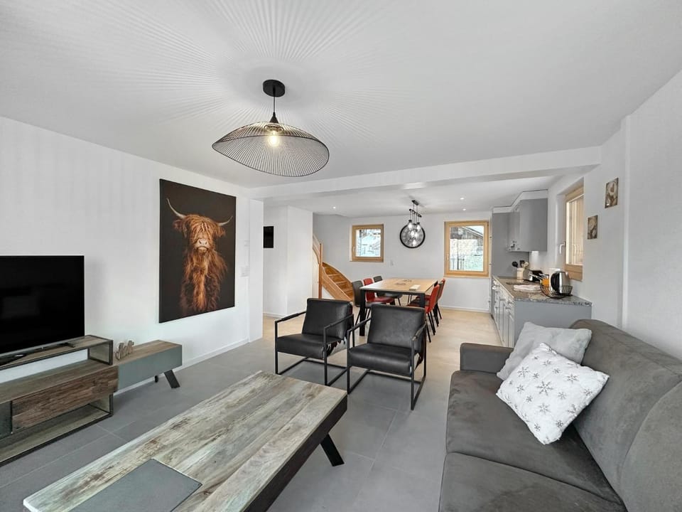 Communal lounge/ TV room, Living room