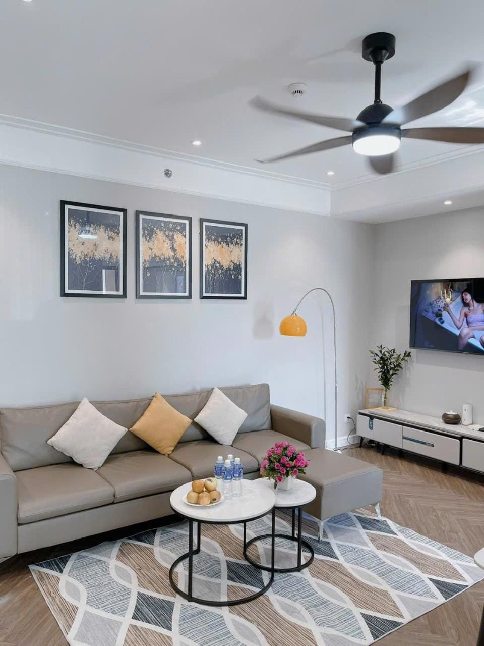 Communal lounge/ TV room, TV and multimedia, Living room, Seating area