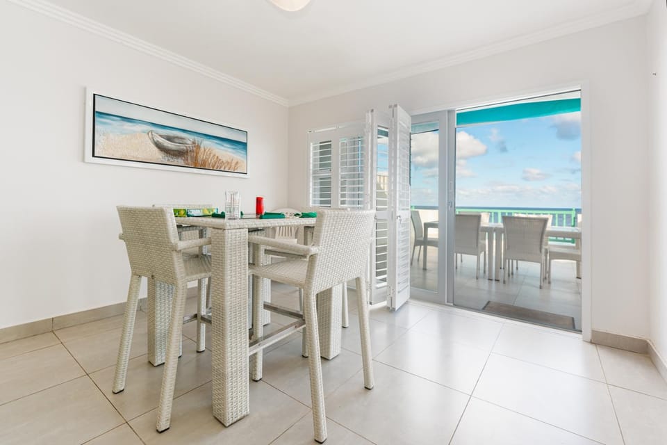3 Skiathos- Stylish apartment with Breaker Views(no loadshedding) Apartment in Dolphin Coast