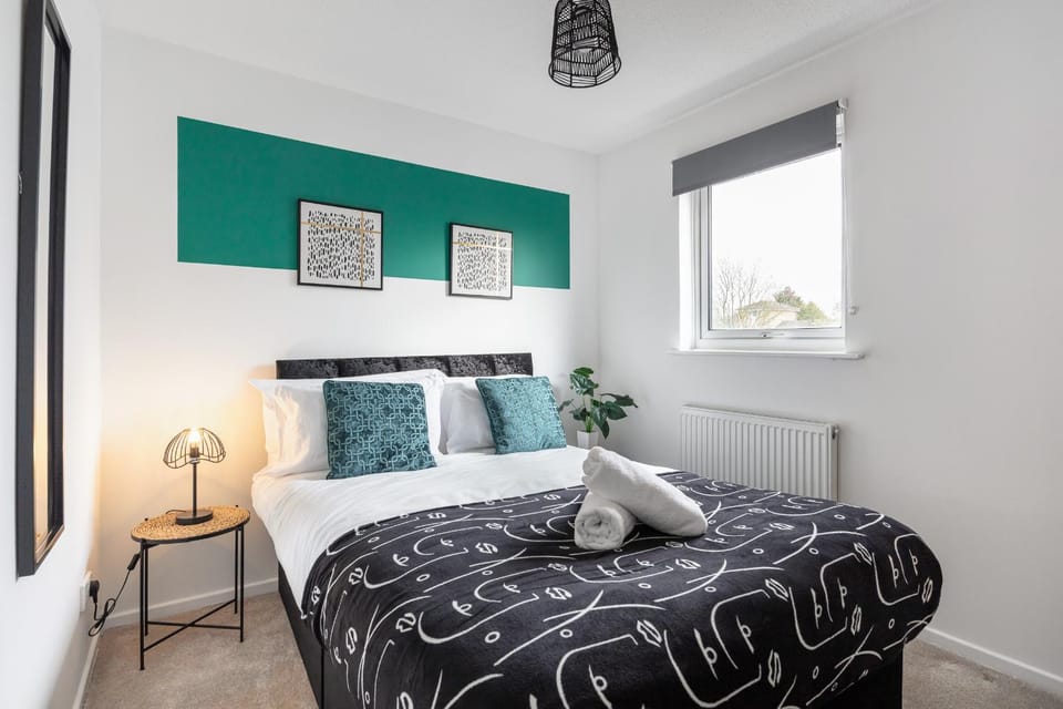 Bed, Photo of the whole room, Bedroom, internet