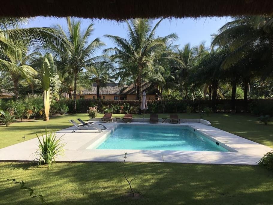 Villa avec piscine près de l'océan. Villa in Senegal