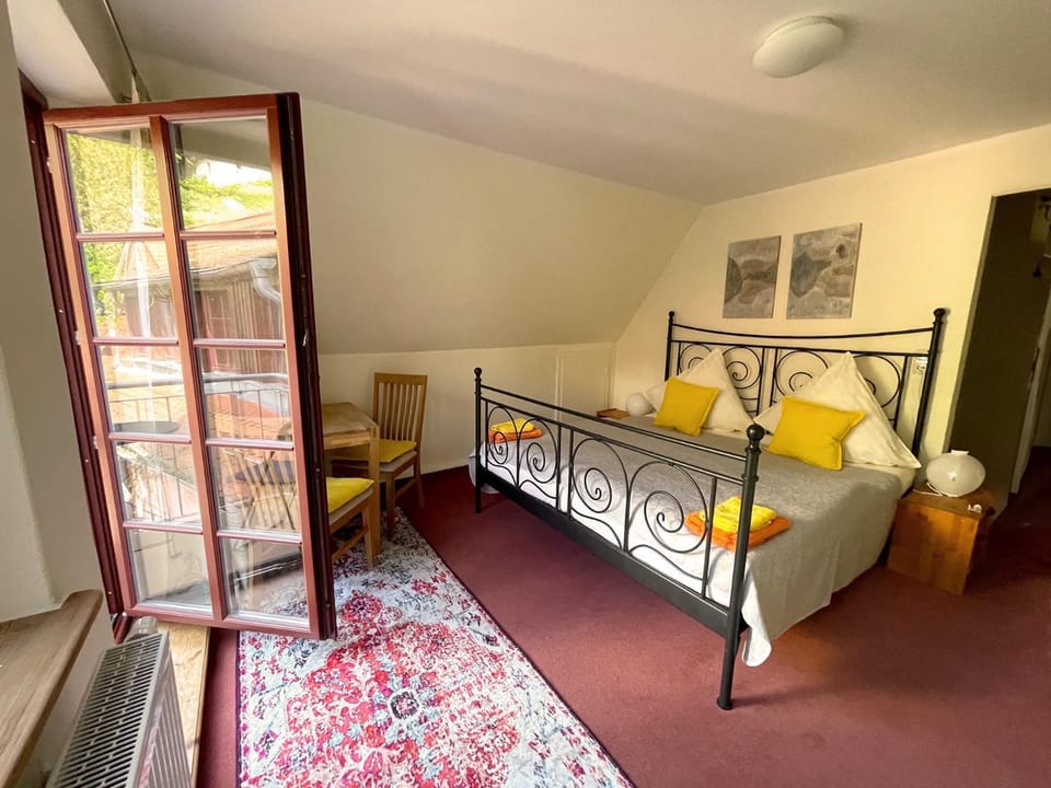 Living room, Photo of the whole room, Bedroom