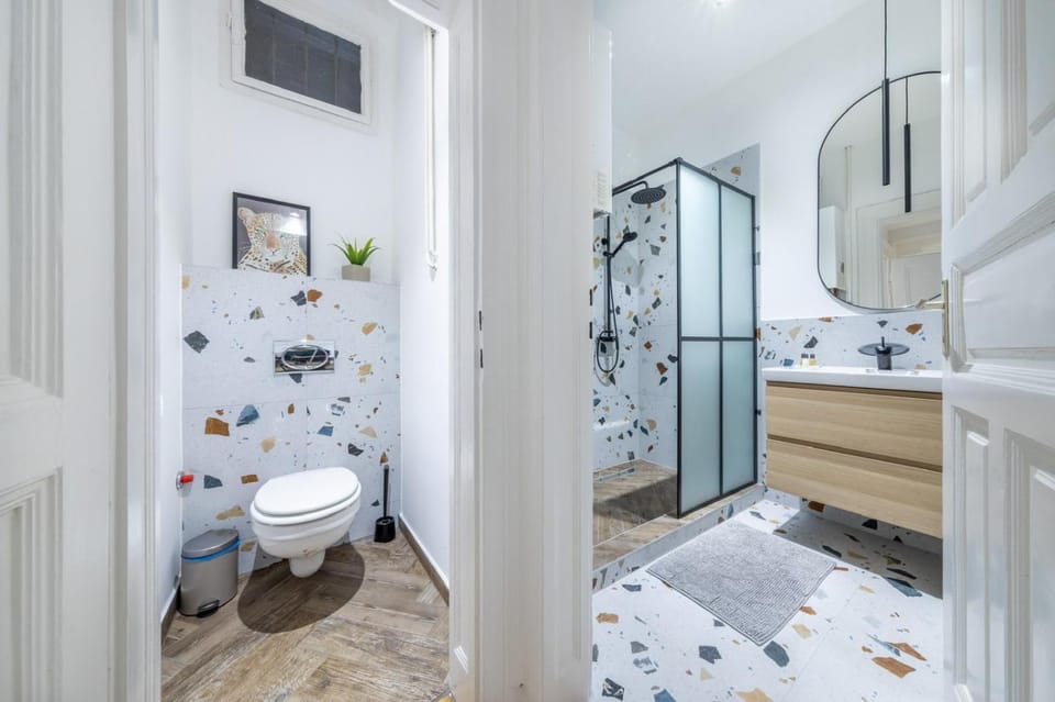 Shower, Bathroom, towels