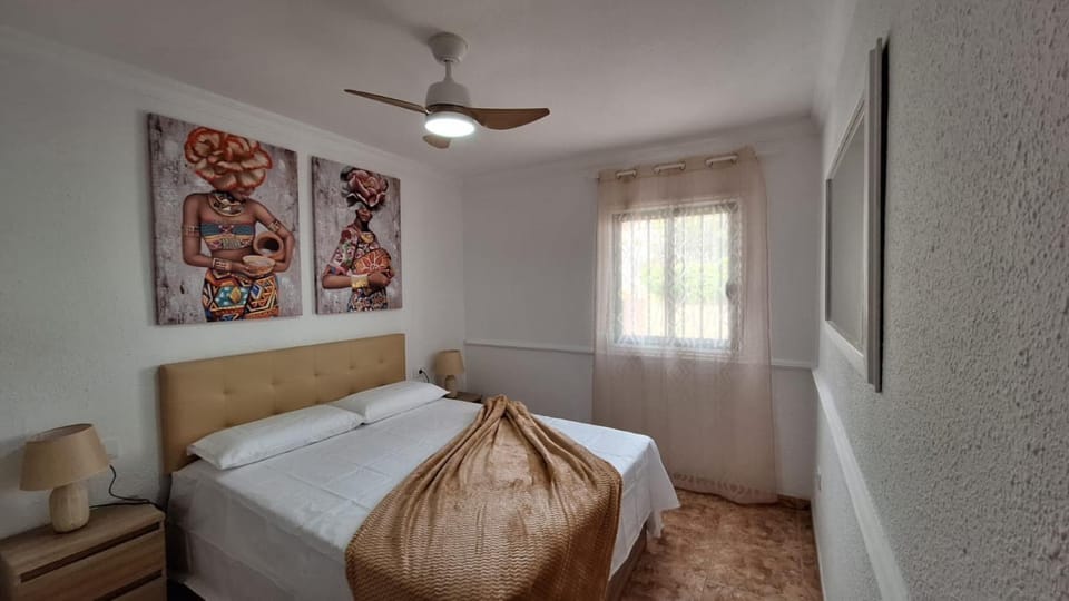 Bed, Bedroom, fireplace