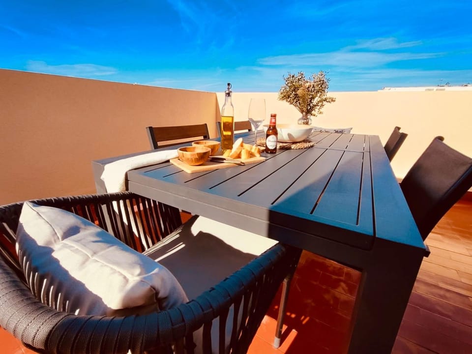 Day, Balcony/Terrace, Food and drinks, Food, Drinks