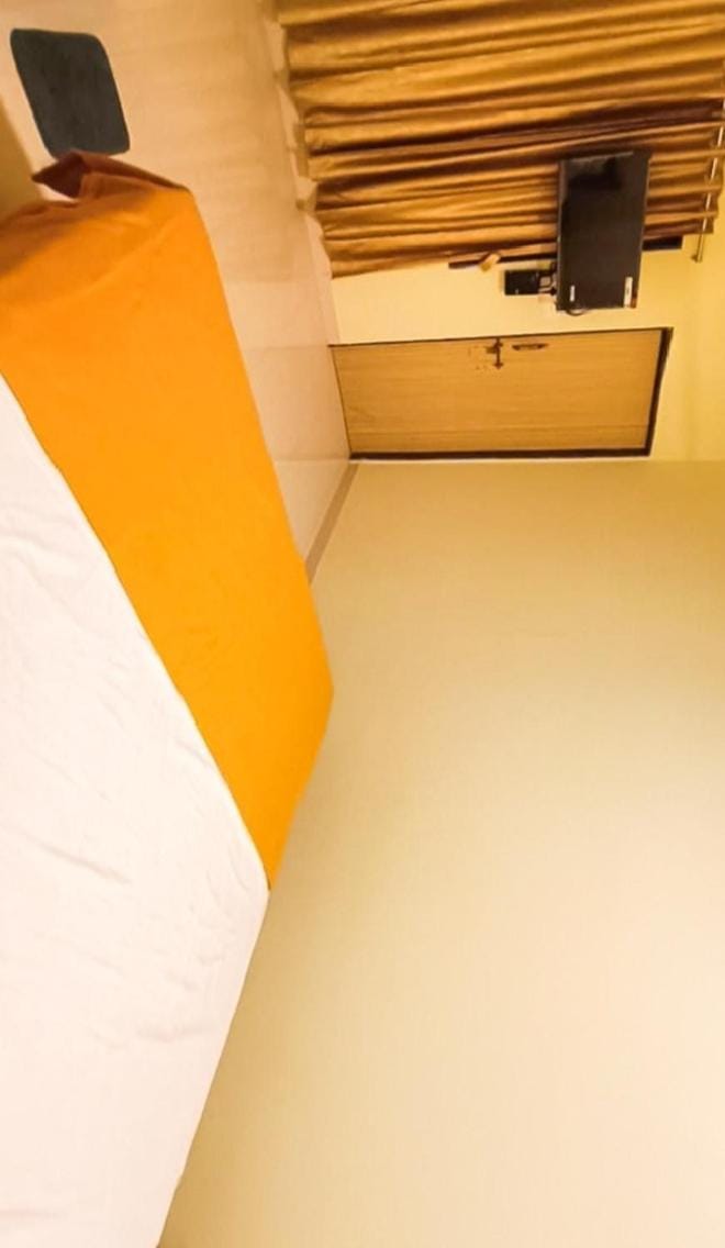 TV and multimedia, Photo of the whole room, Bedroom