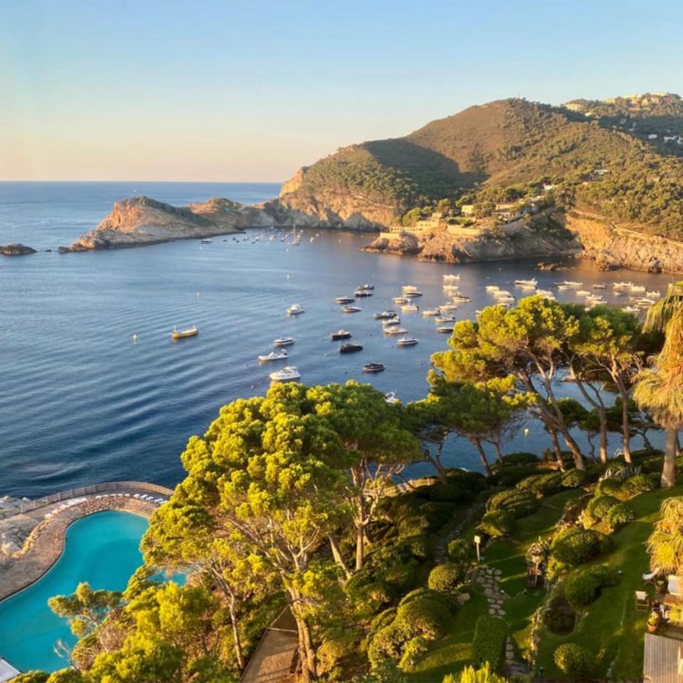 Natural landscape, View (from property/room), Pool view, Sea view, Swimming pool