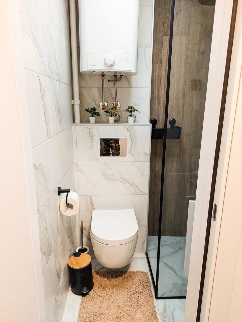 Shower, Toilet, Bathroom