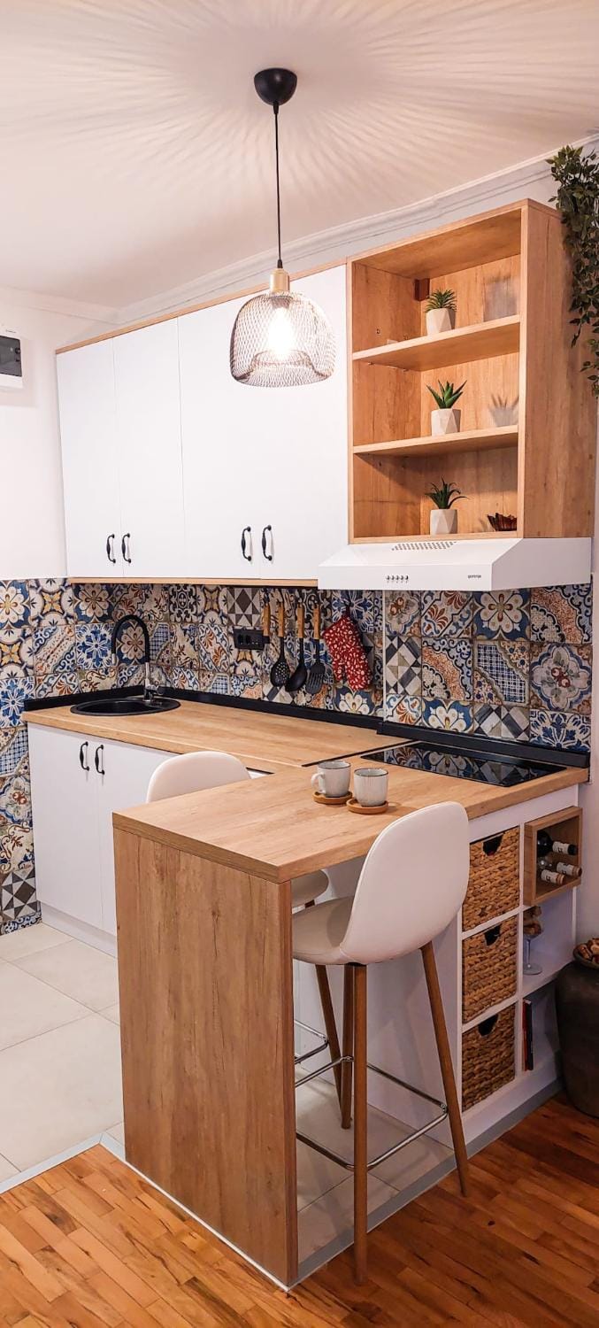 Kitchen or kitchenette, Dining area, stove