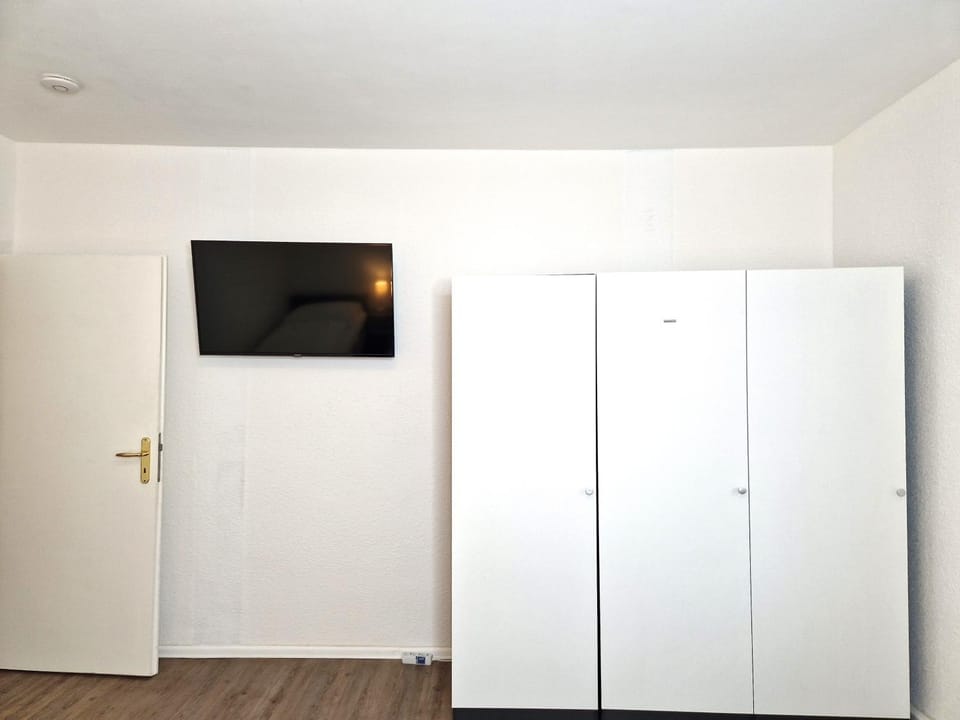 TV and multimedia, wardrobe