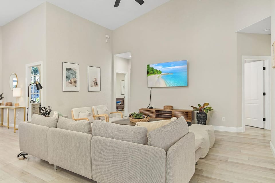 TV and multimedia, Seating area