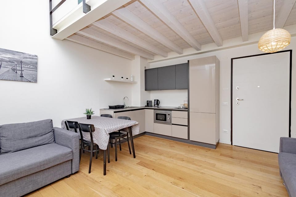 Kitchen or kitchenette, Living room, Seating area, Dining area, minibar, pet friendly, stove