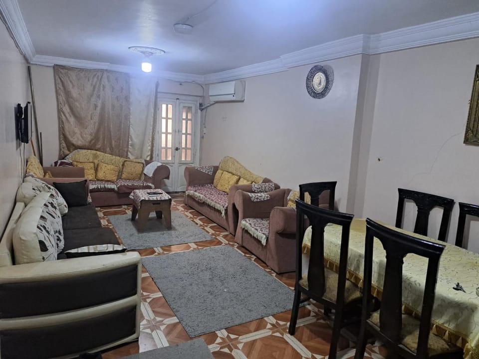 TV and multimedia, Living room, Seating area, air conditioner