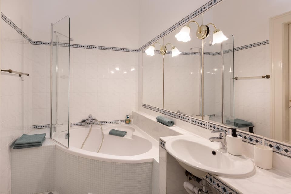 Toilet, Bathroom, Bath