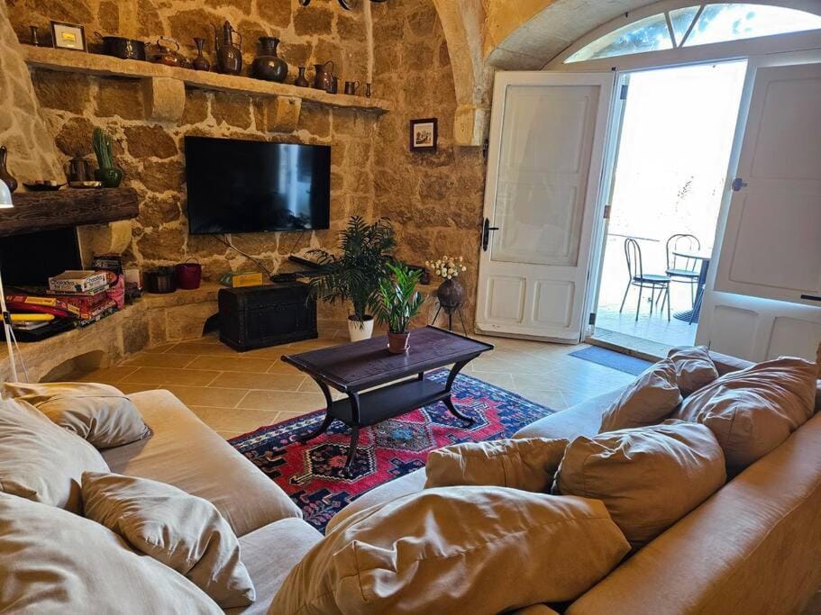 Unique Farmhouse in the Heart of Gozo - Nadur House in Malta