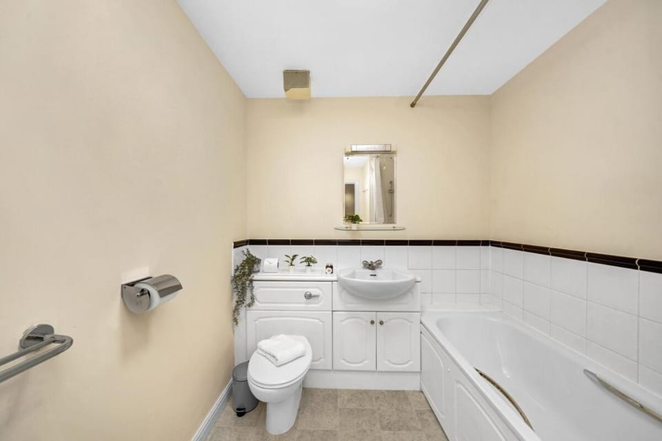 2 Bedroom Riverside Apartment Short Term Rental & Flexible Renting Canary Wharf! Apartment in London Borough of Lewisham