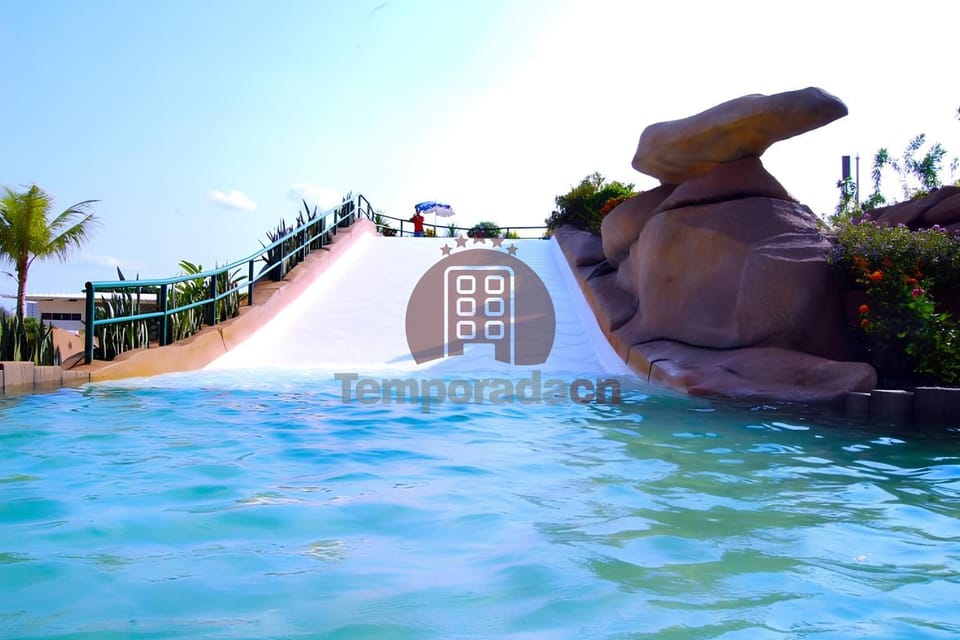 Nearby landmark, Day, Property logo or sign, Aqua park, Logo/Certificate/Sign, Pool view, Swimming pool, Certificate/Award