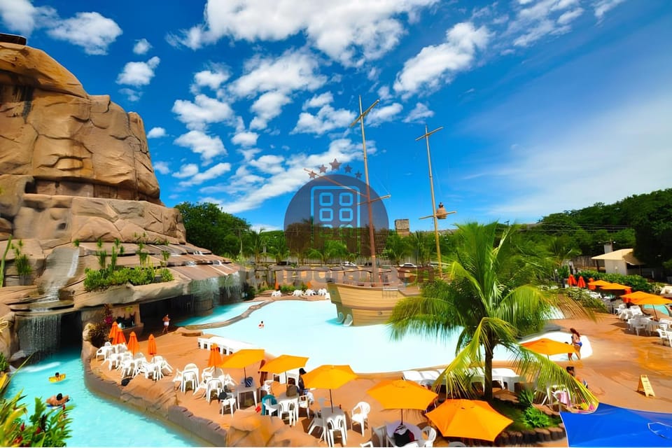 Nearby landmark, Day, Natural landscape, Aqua park, Pool view, Swimming pool, sunbed