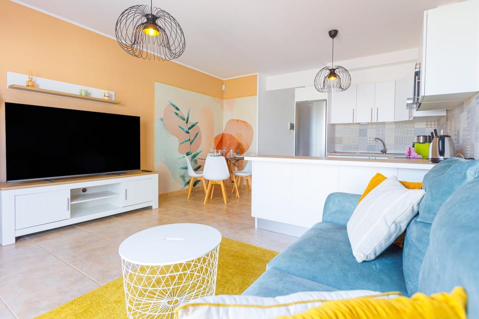 Communal lounge/ TV room, TV and multimedia, Living room