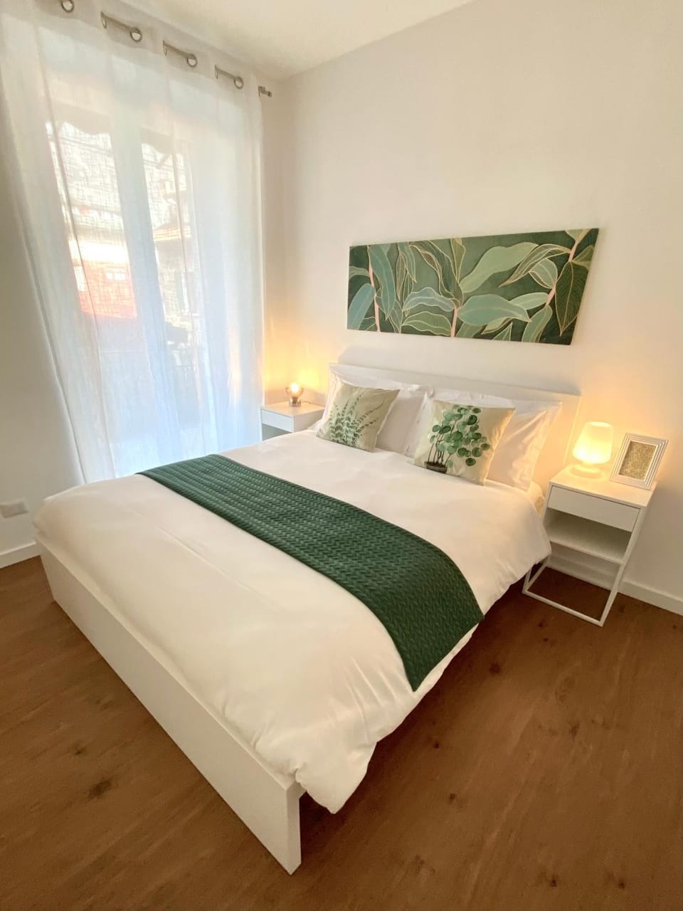 Bed, Photo of the whole room, Bedroom