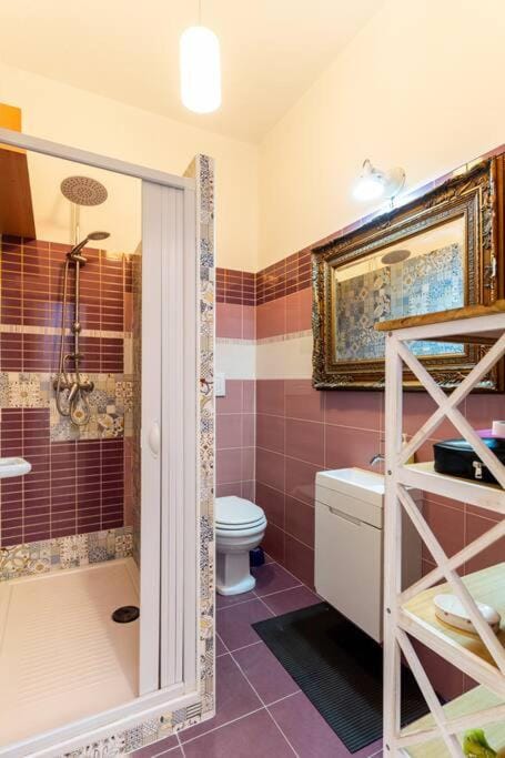 Shower, Toilet, Bathroom