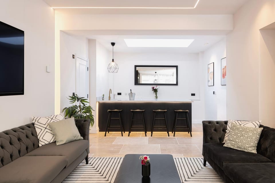 Lounge or bar