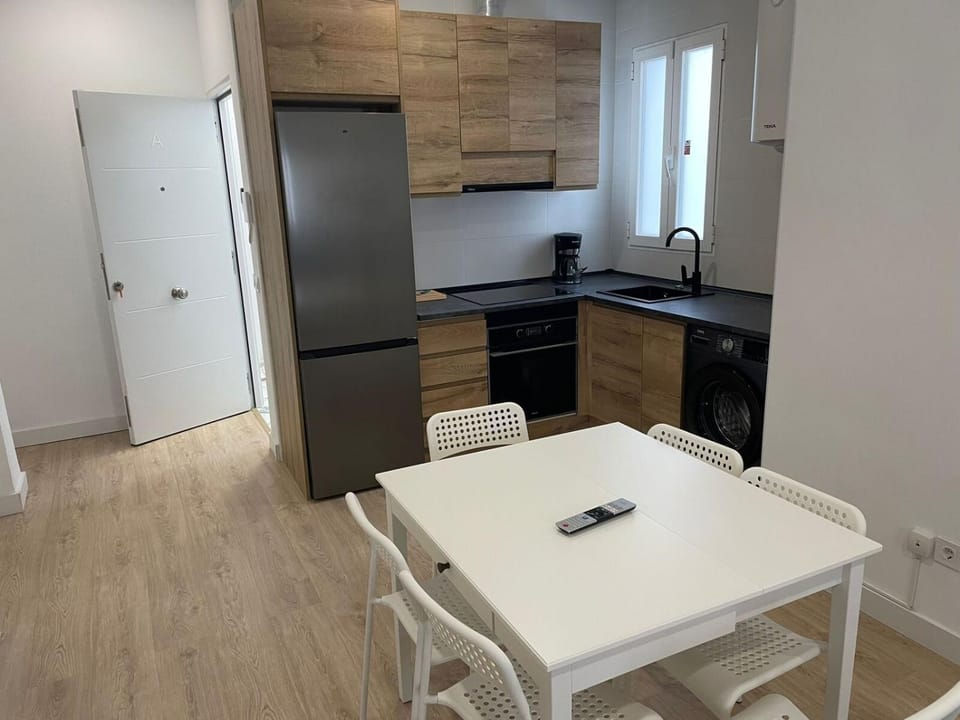 Kitchen or kitchenette, Dining area, pet friendly, stove