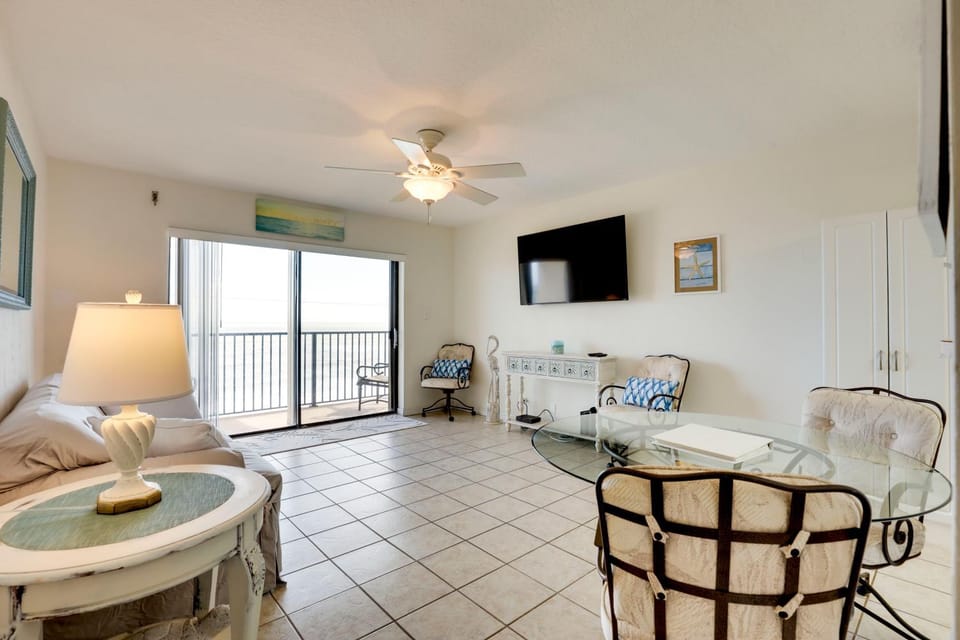 Oceanfront Ormond Beach Condo: Community Perks! House in Ormond By The Sea