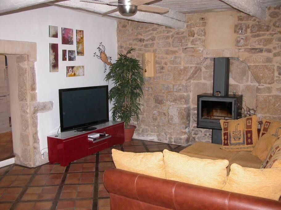 studio au pied des troglodytes, près de la plage Apartment in Provence-Alpes-Côte d'Azur
