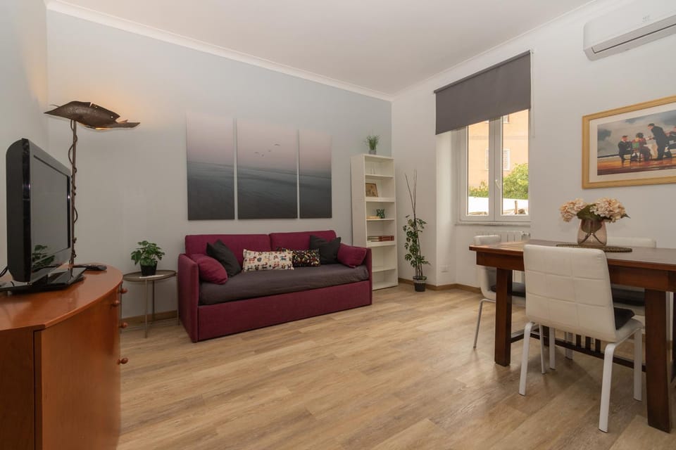 Day, Living room, Seating area, Time of day