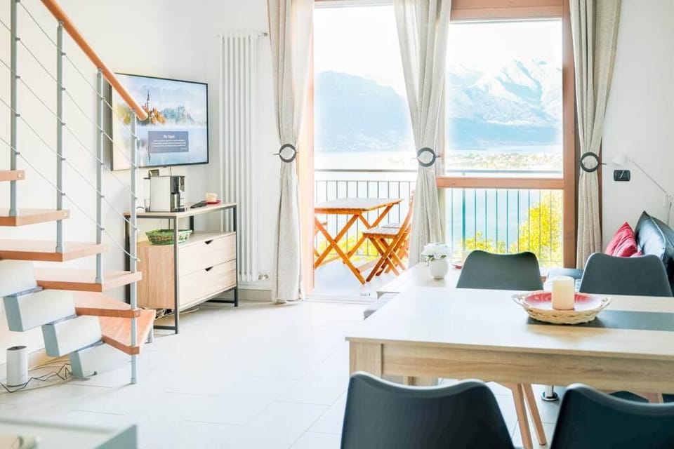 Natural landscape, TV and multimedia, View (from property/room), Balcony/Terrace, Kitchen or kitchenette, Living room, Seating area, Dining area, Mountain view