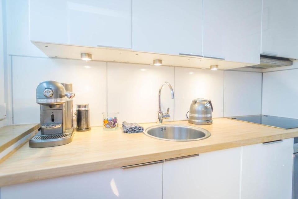 Kitchen or kitchenette, Living room